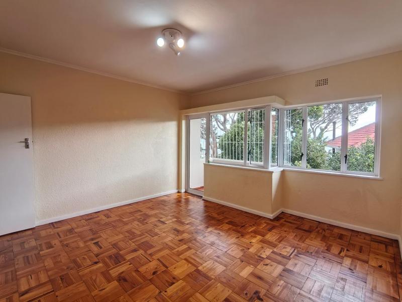 2 Bedroom Property for Sale in Vredehoek Western Cape
